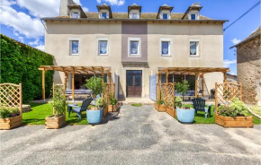 Lovely Home In Baraqueville With Kitchen
